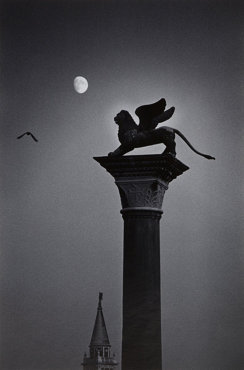 vikare06's tweet photo. Breathtaking photos by Japanese photographer Ikko Narahara, 1950s https://t.co/LHLffeGryF