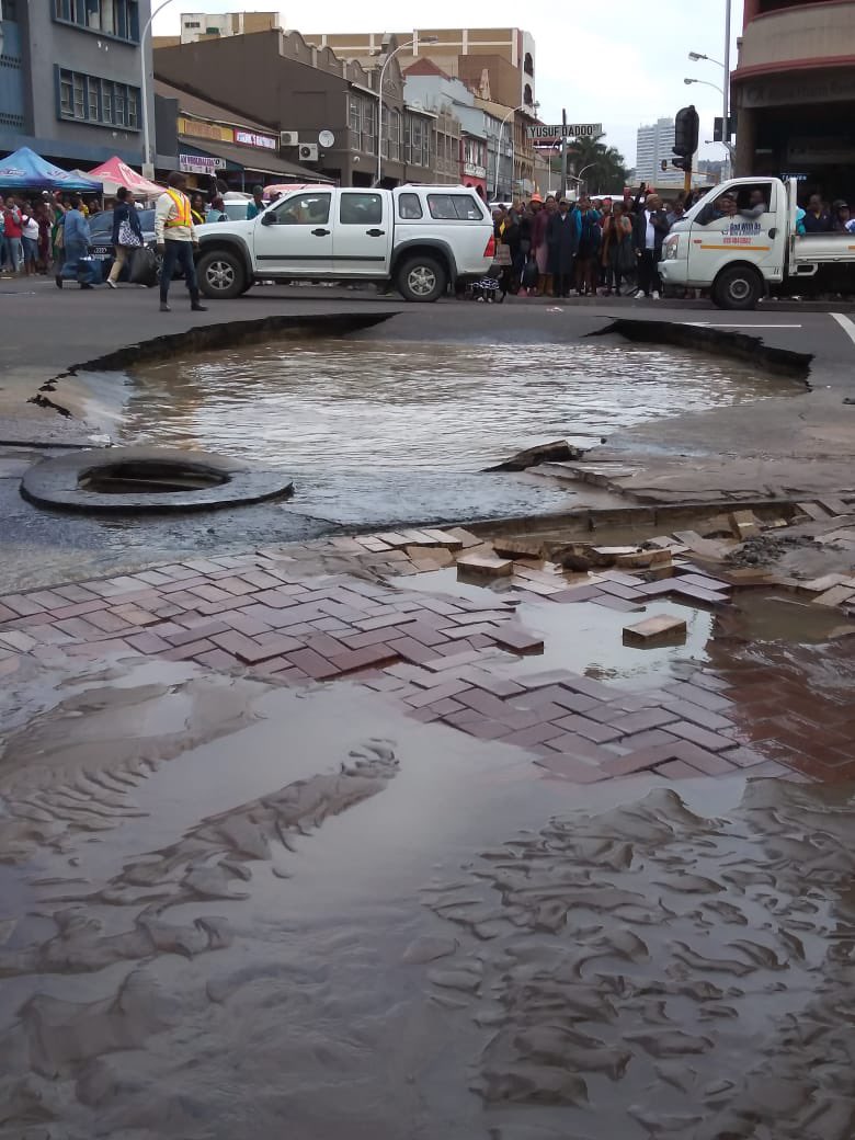 Abramjee's tweet image. Grey and Victoria Streets, Durban.