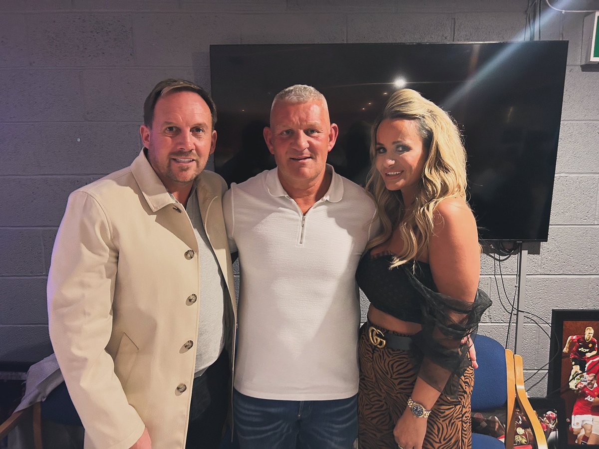 simon heaton tweet media