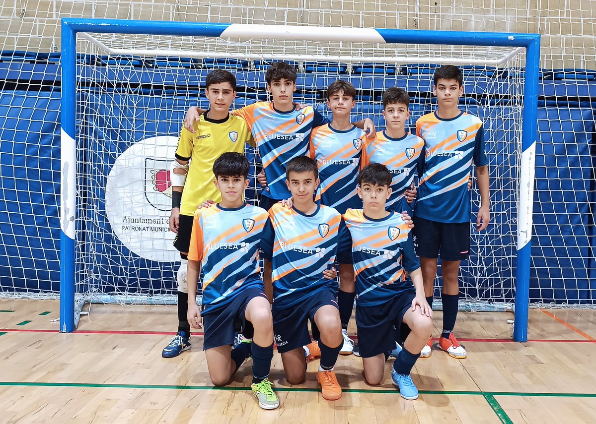 Los penaltis deciden la primera semifinal, tras un partido disputado e igualado. 💪💙🩵🧡
<a href="/vivasportsescu1/">vivasportsescueladeportiva</a> #lacopa <a href="/FFIB_oficial/">FFIB</a> <a href="/FutSalRFEF/">Futsal RFEF</a> <a href="/rfef/">RFEF</a>  #valores #esfuerzo