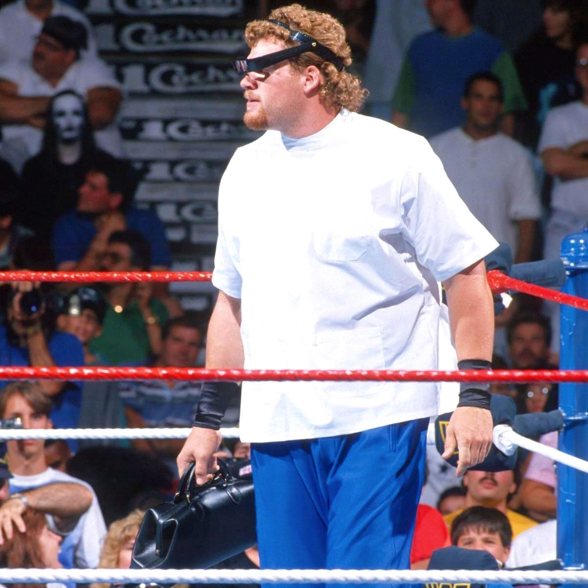 WWFWrestling1's tweet photo. Isaac Yankem, DDS prepares to face Bret "Hitman" Hart at SummerSlam '95. βοΈ #WWF #WWE #Wrestling #Kane #IsaacYankem https://t.co/N4J2xfwjvD