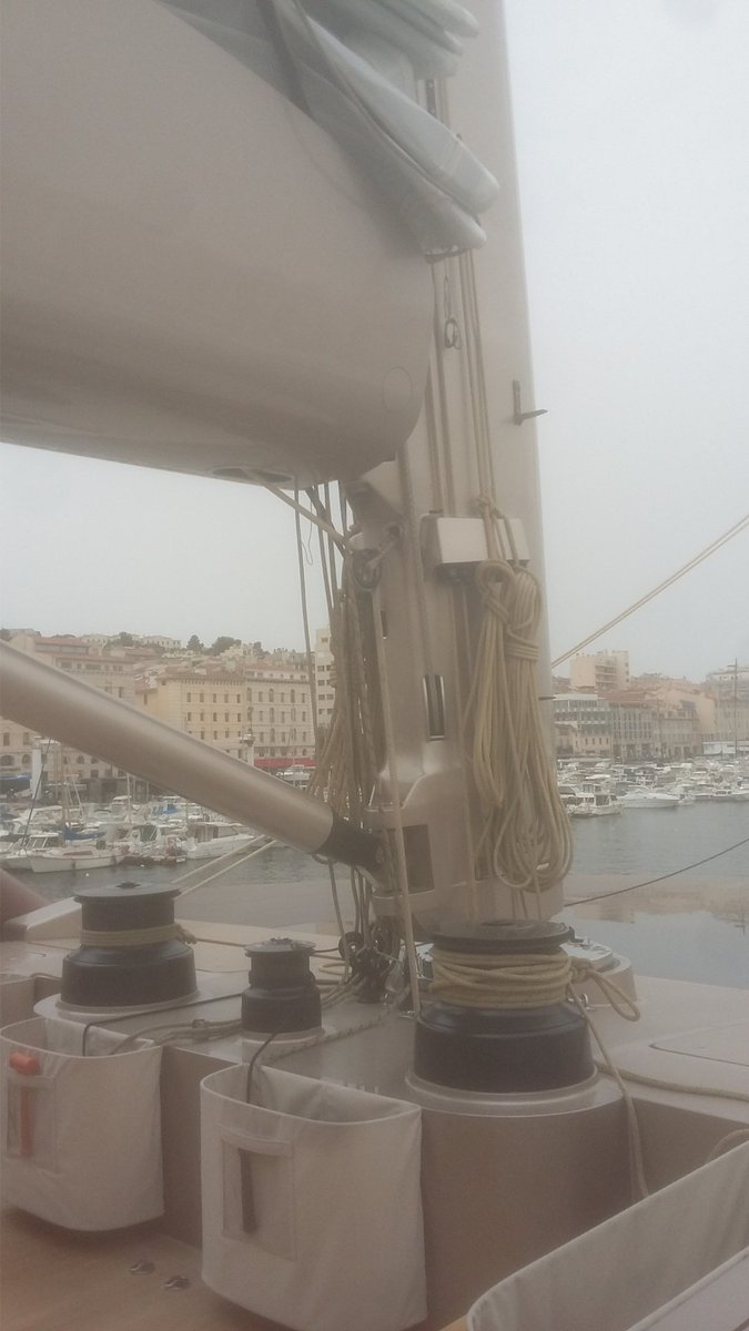 clauderenard777's tweet photo. Vis-de-mulet du plus grand catamaran au monde sur le plus  beau vieux-port du monde. #Marseille #ArtExplora https://t.co/no4EfC9nzv