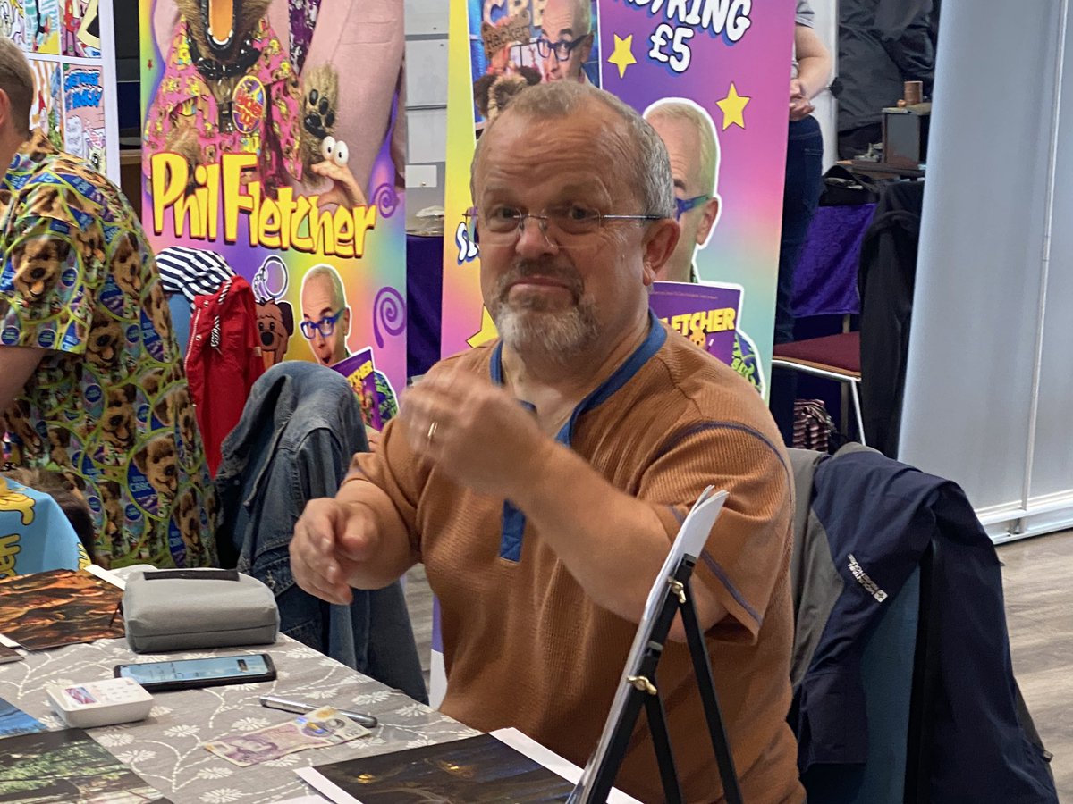 altrinchamhq's tweet image. “i love it when a plan comes together”

Sale Comic Con is on today in @StanleySq_Sale Sale @Emporium_M33 and Sale Library @TraffLibraries 

There’s the A Team Van, Incredible Hulk, Daleks. Star Wars actors, Hacker T Dog … and comics obviously 

#saletown #m33sale
