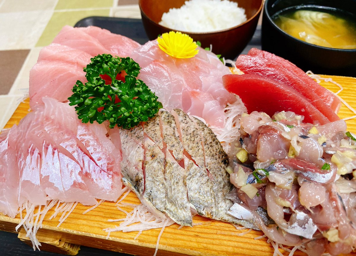 先日の銚子で食べた美味しいものたち。 こういうものばかり食べながら