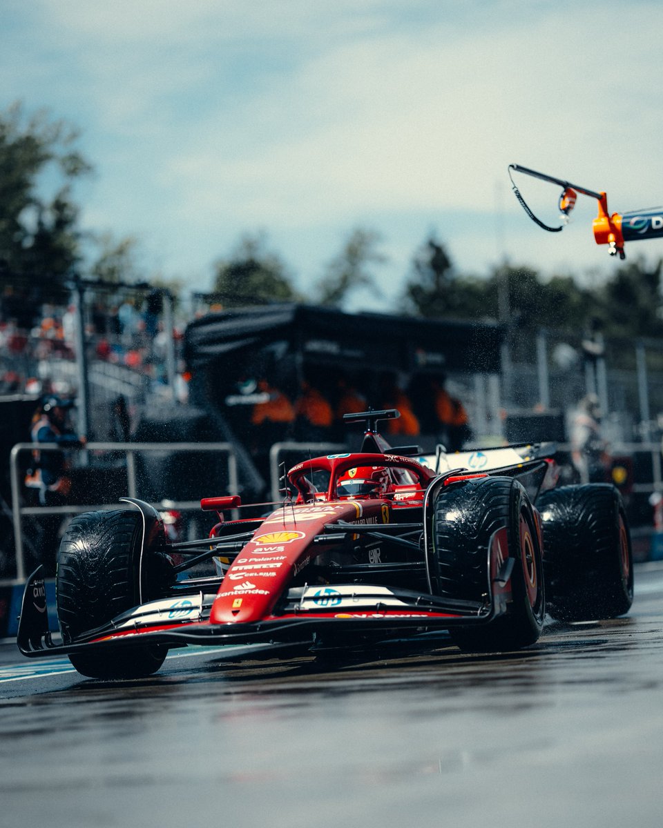 ScuderiaFerrari's tweet photo. Coming at you from the pitlane 😎

#CanadianGP 🇨🇦 #F1 https://t.co/gbzqUSDuWF