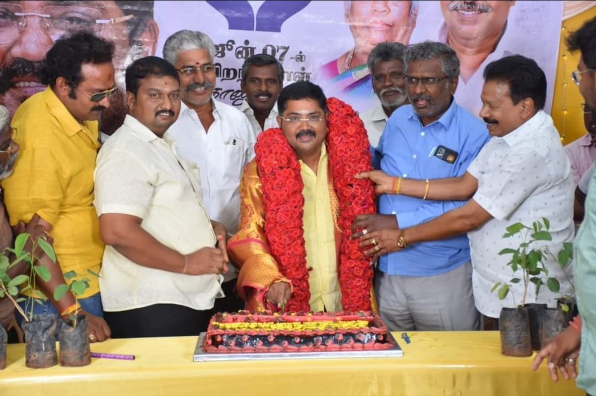 PSsureshdmk's tweet photo. இனிய பிறந்தநாளில் வாழ்த்துரைத்த அனைத்து நல்ல உள்ளங்களுக்கும் நன்றிகளை உரித்தாக்கு���ின்றேன்... https://t.co/BcX8JIrYu2