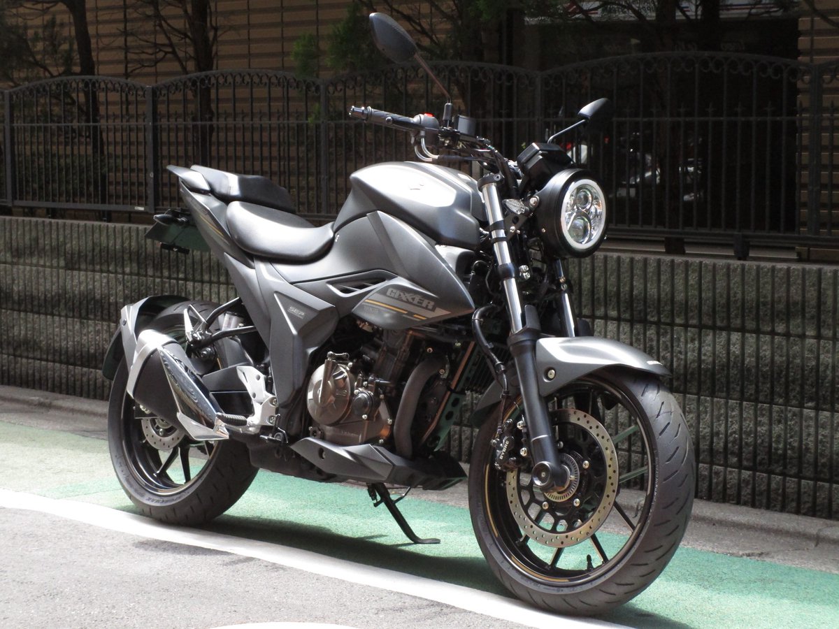 ジクサー150/ジクサー250用 丸目ヘッドライトカスタム ジクサー150/ジクサー250用 丸目ヘッドライトカスタム ジクサー150