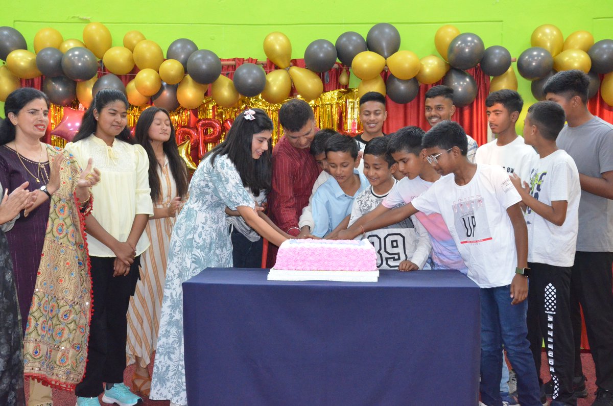 genbcjoshi_aps's tweet image. #recentevents
BIRTHDAY CELEBRATION OF BOARDER STUDENTS

Gen BC Joshi APS Pith organized a combined bday party for boarder students whose birthdays fell in April and May. Students from each house performed dances or sang songs, followed by a cake-cutting ceremony and refreshments.