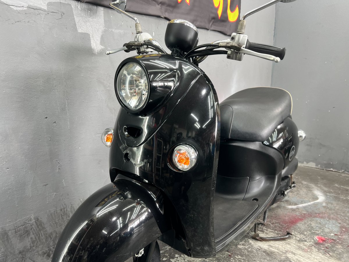firstHirakata's tweet photo. ヤマハ　ビーノ　FI　入荷しました😌

通勤や通学にいかがですか✨

#バイク
#バイク売ります
#バイク買います
#大阪
#京都
#枚方市
#茨木市
#寝屋川市
#高槻市
#摂津市
#八幡市
#交野市
#八幡市
#ヤマハ
#50cc
#スクーター
#原付
#VINO https://t.co/PkErMpGskg
