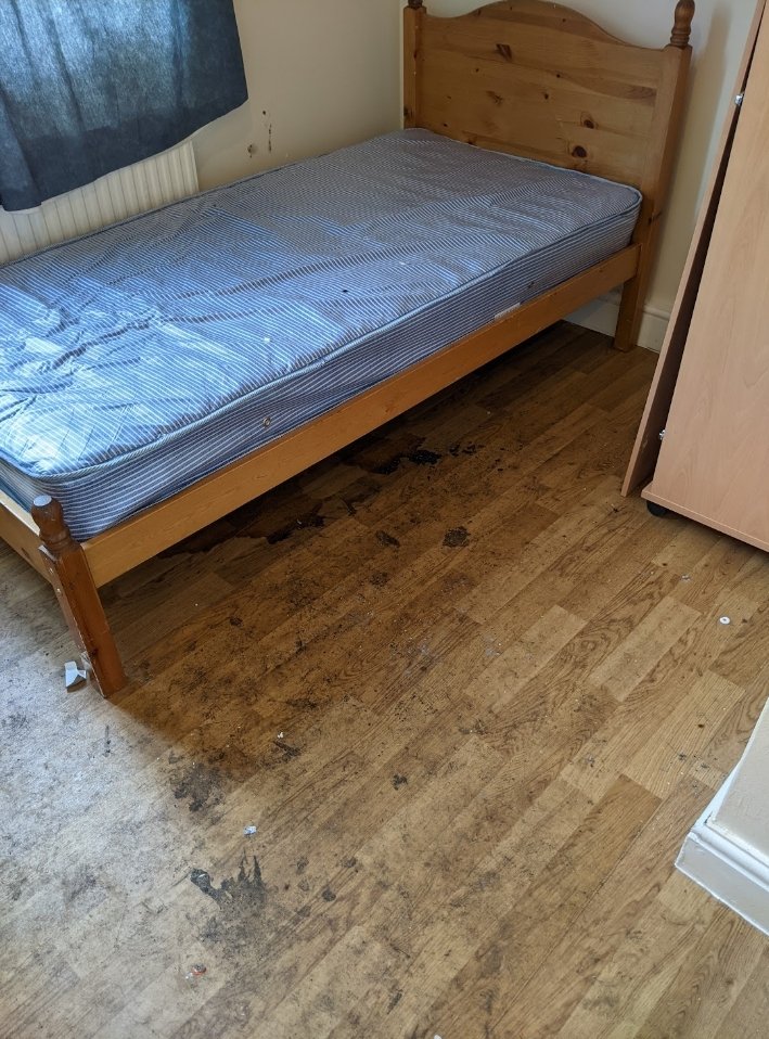 ccwild79's tweet image. Imagine being 16 -years -old and this was your bedroom in your new home supplied by the local authorities. This is the reality for many young people (not all)  in our care system facing uncertainty. Most are forced into independence, called young adults ans made to pay bills,…