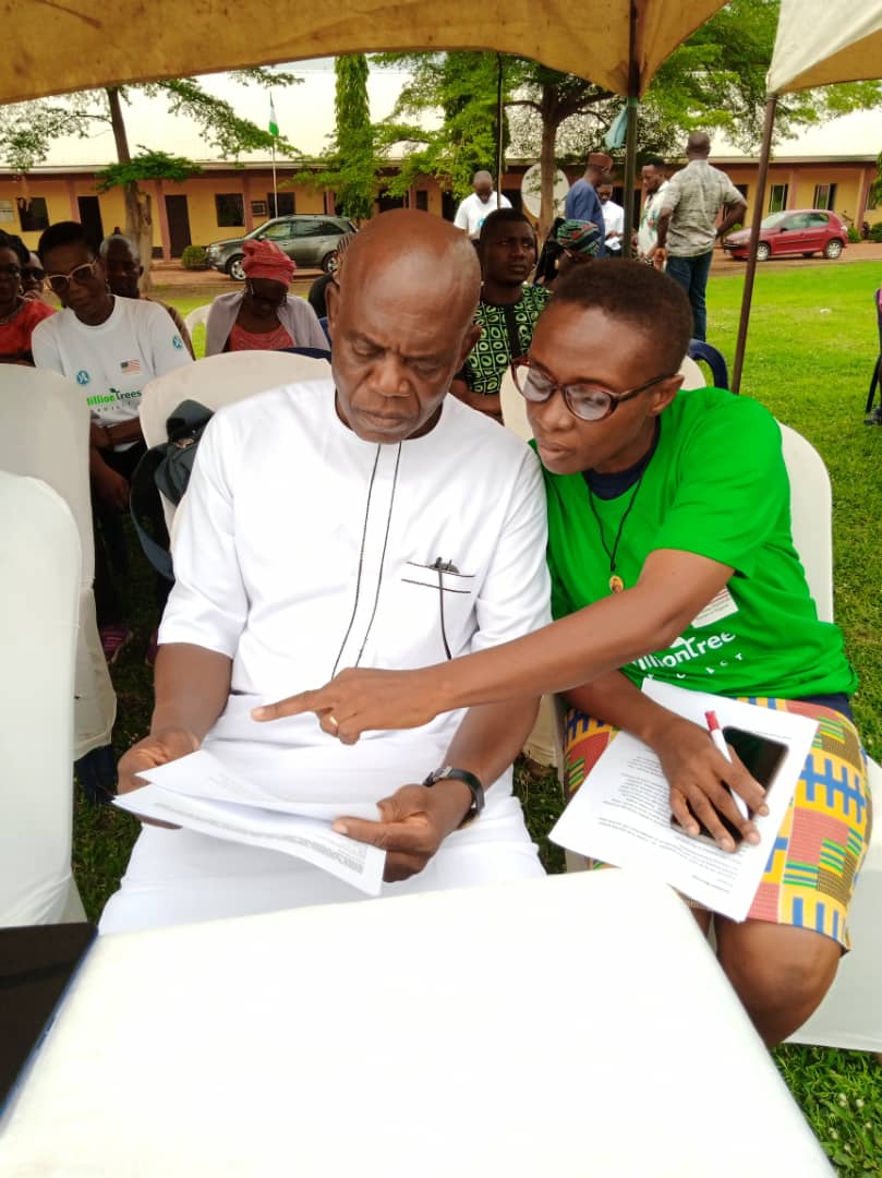 YaliBenue's tweet photo. He charged the participants;Partners, Teachers and students to ensure they plant five trees whenever one is cut down
@yalinetworknig
#WorldEnvironmentDay #1MillionTreeProject #YALINetworkNigeria #Sustainability #EnvironmentalStewardship
#landrestoration
#unenviromental
#usembassy https://t.co/a9kEVRm97m