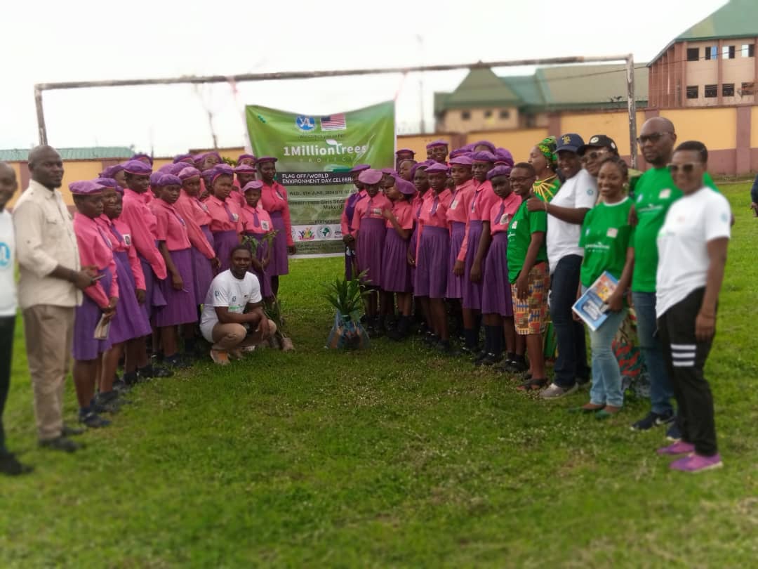 YaliBenue's tweet photo. He charged the participants;Partners, Teachers and students to ensure they plant five trees whenever one is cut down
@yalinetworknig
#WorldEnvironmentDay #1MillionTreeProject #YALINetworkNigeria #Sustainability #EnvironmentalStewardship
#landrestoration
#unenviromental
#usembassy https://t.co/a9kEVRm97m