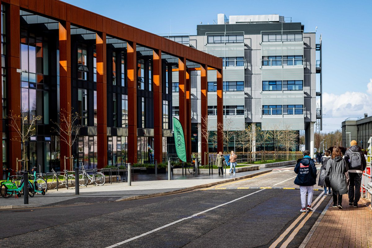UWEBristol's tweet photo. 👋 Excited to welcome all visitors to #UWEOpenDay this morning!
If you need any assistance while you're on campus grab one of our friendly student ambassadors, or feel free to DM us on here.
Enjoy your visit! #TeamUWE 😊 https://t.co/SamHXPUQmI