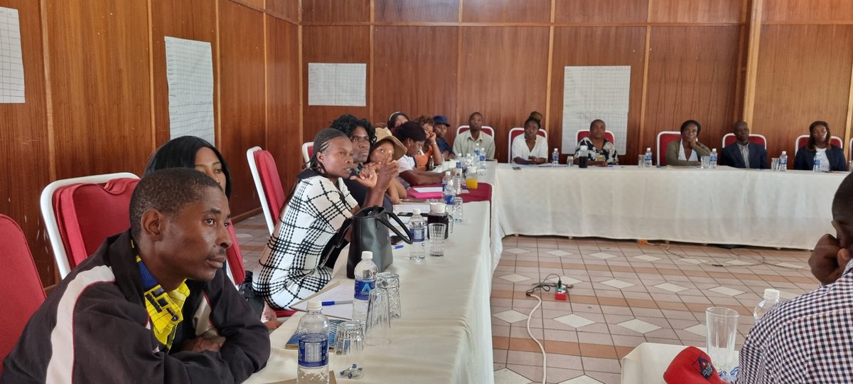 🚜<a href="/CGIAR/">CGIAR</a> #AgroecologyInitiative in 🇿🇼 with <a href="/CIMMYT/">CIMMYT</a> @IWMI <a href="/ICRIST/">IARA</a> &amp; #BioHub employing a codesign process involving #multistakeholders across landscapes. The approach tackles🛠️ production challenges &amp; leveraging innovations in building sustainable resilient food systems for All🌾👫