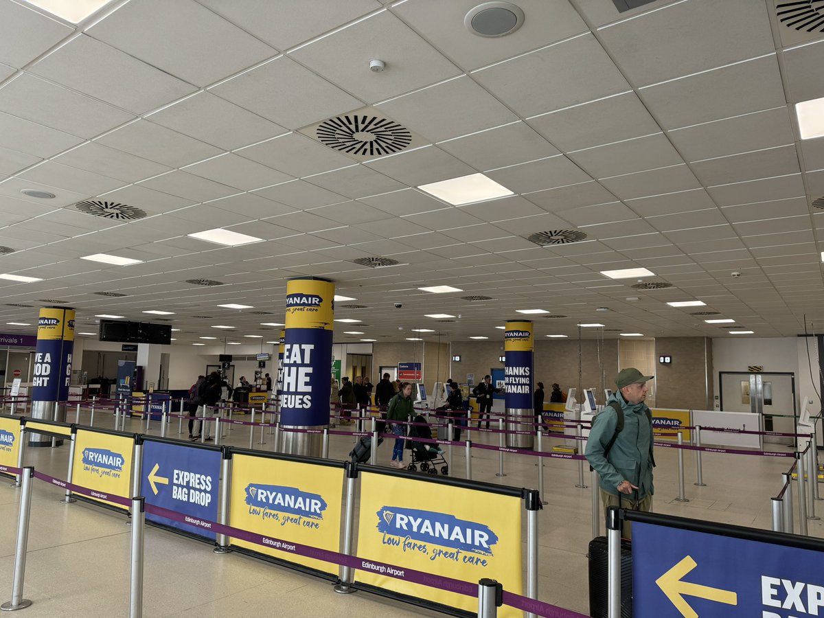 brenthillerich's tweet photo. @AerLingus how does @Ryanair have this figured out?? https://t.co/bWCzDVEP3a