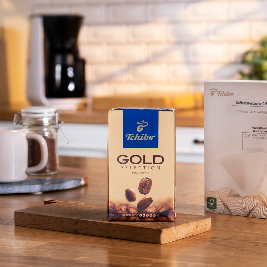 TchiboTurkiye's tweet photo. İster evde, ister dışarıda. Tchibo Gold Selection ile kahve keyfin sen neredeysen orada. 👑☕🤎
👉https://t.co/bOmKQq3Tyw
#Tchibo #TchiboileKahveKeyfi #GoldSelection https://t.co/gGbWW92RJZ