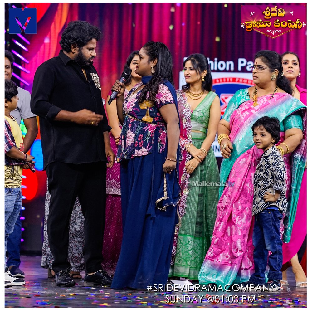 mallemalatv's tweet photo. #HyperAadi #Swetha #Pavitra #Malleswari #MalakpetSailaja #Siri #Naresh #Bobby #KumarMaster #Nainisha #Satya #Ankitha #SrideviDramaCompany #SDC https://t.co/tyQATfwsY3