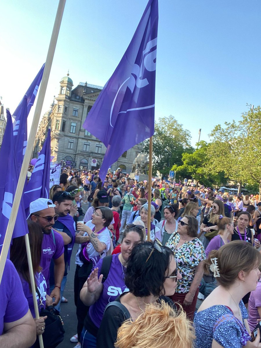 Freitag, 14. Juni: #Feministischer #Streik 
Syna ist mit diversen Ständen und Aktionen  vertreten. 
Infos und Details findest du Anfang der Woche auf unserer Webseite unter "aktuell". 
syna.ch

Unser Bild stammt aus Zürich vom letzten Jahr. 

#gewerkschaft