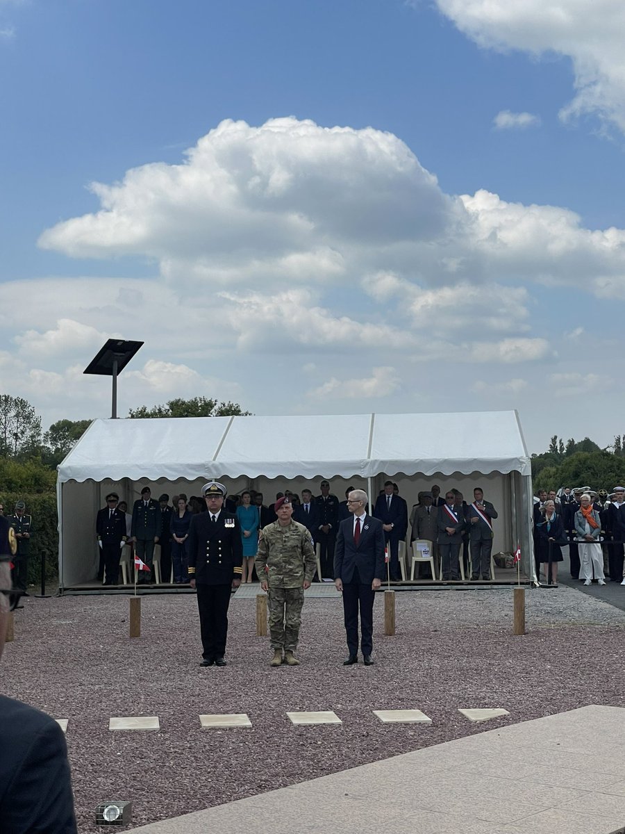 6 juin 2024. Cérémonie au monument danois à Sainte-Marie du Mont et inauguration du nouveau mur commémoratif par Sa Majesté le Roi Frederik X. Avec la participation de <a href="/Statsmin/">Statsministeriet</a> <a href="/franckriester/">Franck Riester</a> et de nombreuses personnalités 🇫🇷🇩🇰.