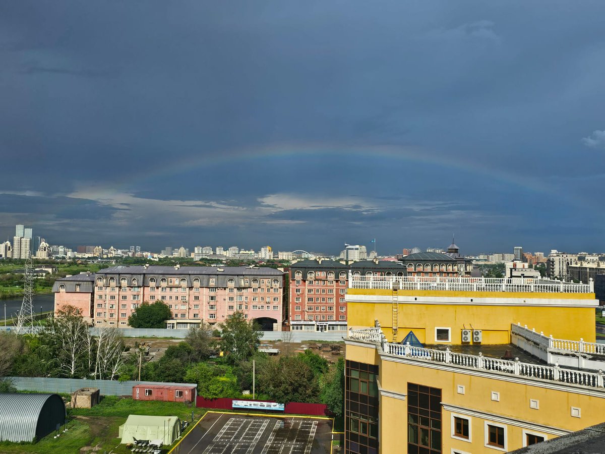 SpacePolProject's tweet image. #SpacePol goes to #Astana! @AnkyraWitch, @vdelcourtphoto and Mina Saidi discover this incredible capital with the help of Adrien Fauve @ifeac 🙏 @IFEAIstanbul #CapitalCities