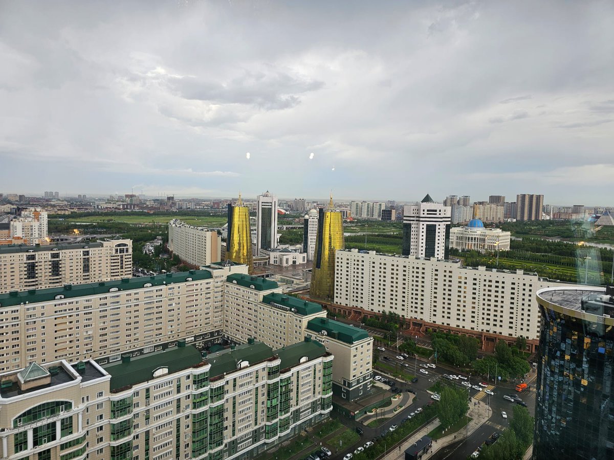 SpacePolProject's tweet image. #SpacePol goes to #Astana! @AnkyraWitch, @vdelcourtphoto and Mina Saidi discover this incredible capital with the help of Adrien Fauve @ifeac 🙏 @IFEAIstanbul #CapitalCities