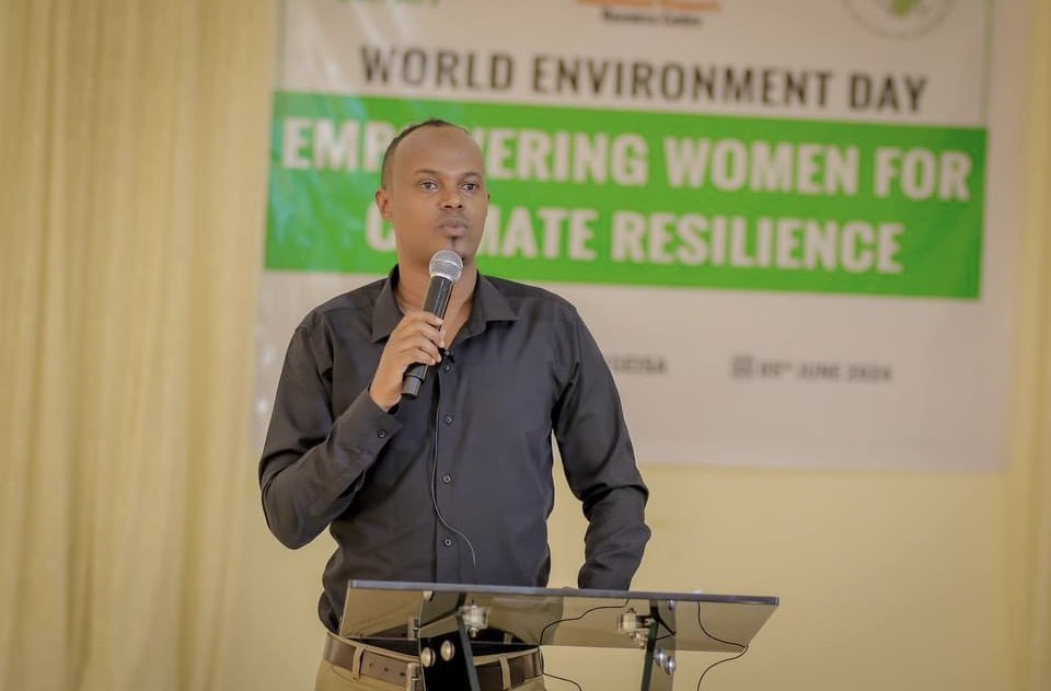 Khadar_EIbrahim's tweet photo. Late posting from the #WorldEnvironmentDay‌2024 speaking to your about #Nature_based_solutions that protect the environment while creating #jobs #income along the process. This could include plastic recycling including reuse of plastics https://t.co/MNznJhT2Ay