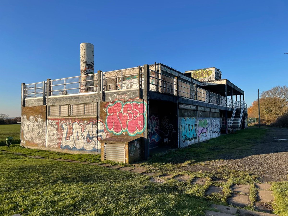 Barnet’s Summer of Fun continues TODAY with a reimagining of the under-used Copthall Pavilion! 

Come and take part in FREE football coaching, yoga, nature walks, treasure hunts or cycle your way to a free smoothie!

Head to Copthall Pavilion, NW4 1PS, TODAY between 11am and 3pm