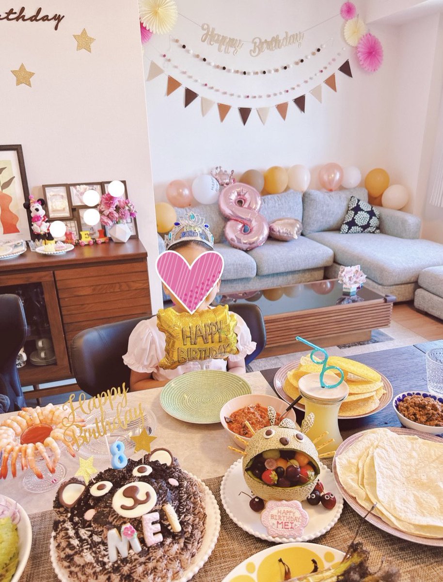 anon6627's tweet photo. 娘、8歳の誕生日を家族でお祝いしました😊🎂🎉💕✨

#誕生日 #誕生日パーティー #タコス #トトロメロン #くまケーキ #たまゆら食つづり https://t.co/AF9Och4VjB