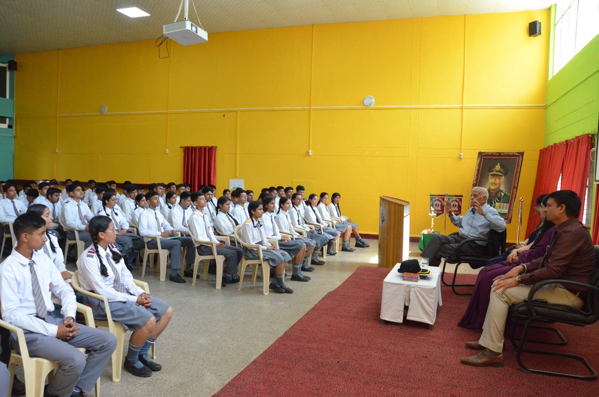 genbcjoshi_aps's tweet image. #recentevents
LECTURE ON HEALTH AND WELLNESS
Lt Gen Mohinder Walia, PVSM, AVSM, SM (Retd), delivered a captivating lecture on Health &amp;amp; Wellness.
He provided practical tips on incorporating regular exercise, healthy eating habits, and mindfulness practices for overall well-being.
