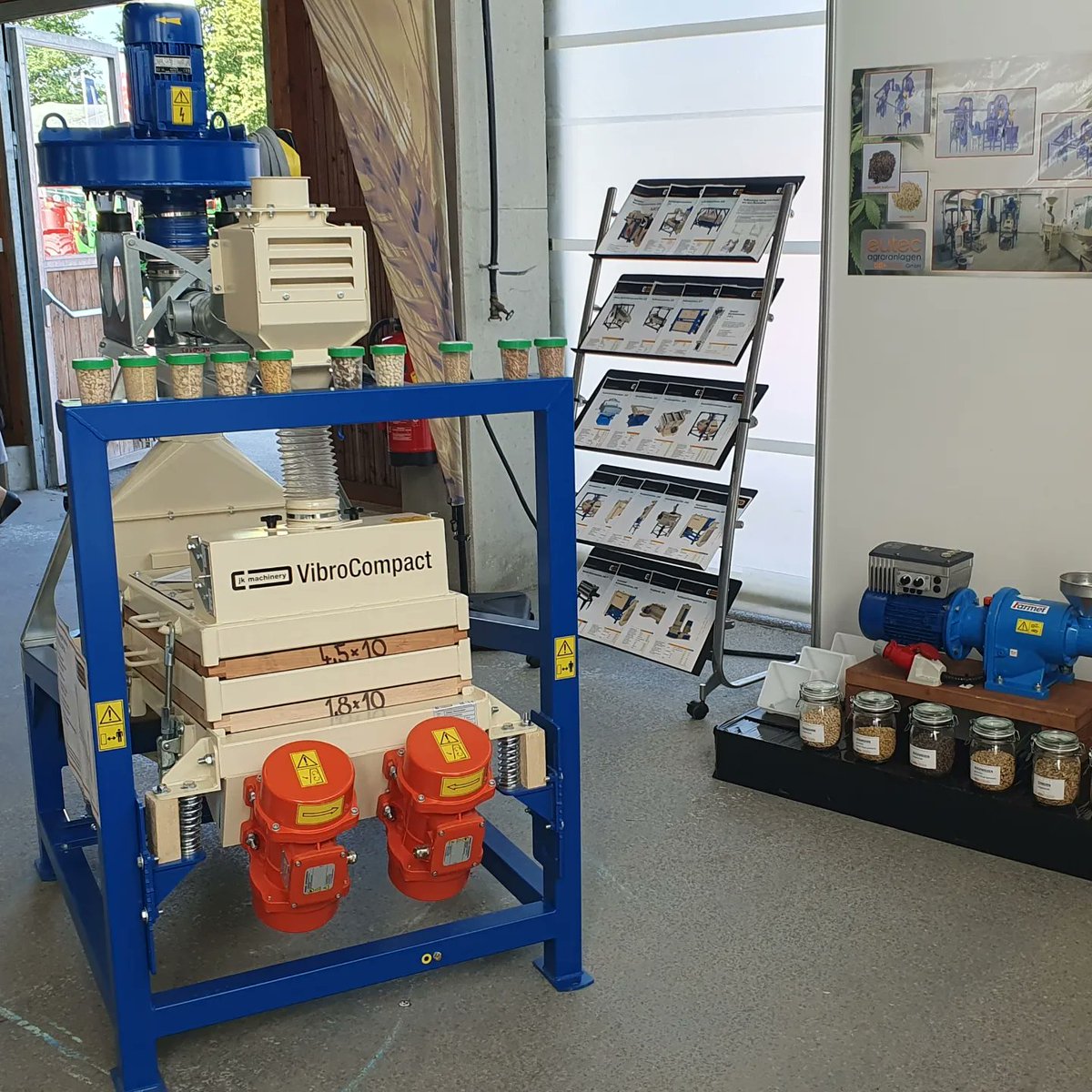 eutecgroup's tweet photo. 📢 Tag 3 der Wieselburger Messe hat begonnen! 🎉 Kommt vorbei! Wir freuen uns auf Euren Besuch! 🚜✨

Ihr findet uns in Halle 12 Stand 1226!

#eutecgroup #wieselburg #messe #landwirtschaft #getreidereinigung #saatgutreinigung #schälmüllerei #ölpresse #jkmachinery #farmet https://t.co/6aKfXopaEz