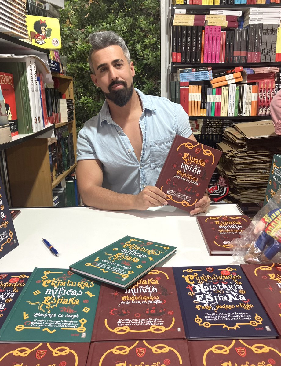 EditorialEdaf's tweet photo. #Firmas | Y un año más, @ManuelAngelCL hizo disfrutar a grandes y pequeños en la @FLMadrid, firmando los librazos de @GestasdeEspaNa ✍🏻 en @LibroGaztambide

#FLMadrid24 #GraciasLectores https://t.co/Ax5YwuPWSs