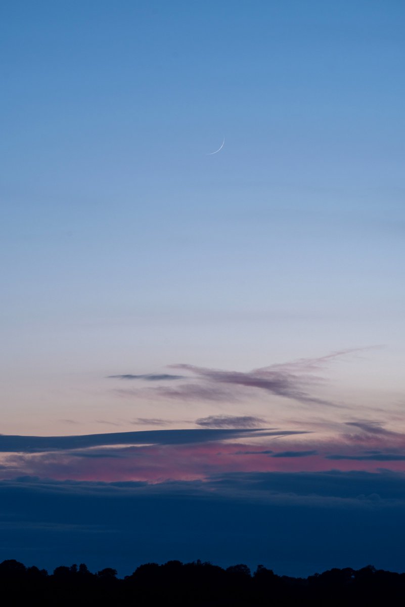 JunedYPatel's tweet photo. The crescent (Hilal) of Dhul-Hijjah 1445 with 2.16% illumination from Derby, UK; on the evening of 7th June 2024. https://t.co/DgN0BFlsde