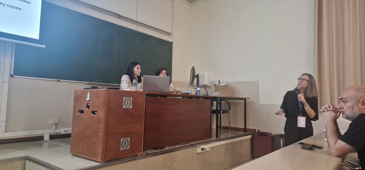 GNeurocriticos's tweet photo. Arrancamos el segundo día del Curso de Neurología Crítica con la dra Roser Velasco. Excelente charla sobre las complicaciones neurológicas de los pacientes con enfermedades hematológicas. https://t.co/SUezQ9WIP6