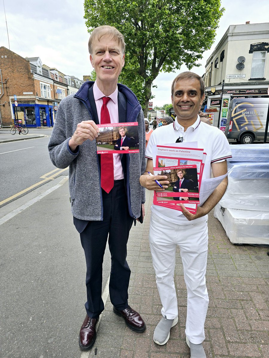 JunadAly's tweet photo. A Good turn out of comrades, #GreenStEast Kick off Doorstep campaign to re-elect @stephenctimms. Excellent response,@doorsteps. Residents overwhelmingly support #Stephen & are hopeful to have Labour Govt
#GreenStEast
#LabourGovt
#WeLabour
@unmeshdesai
@UKLabour
@LondonLabour https://t.co/fgMh61U1Ta