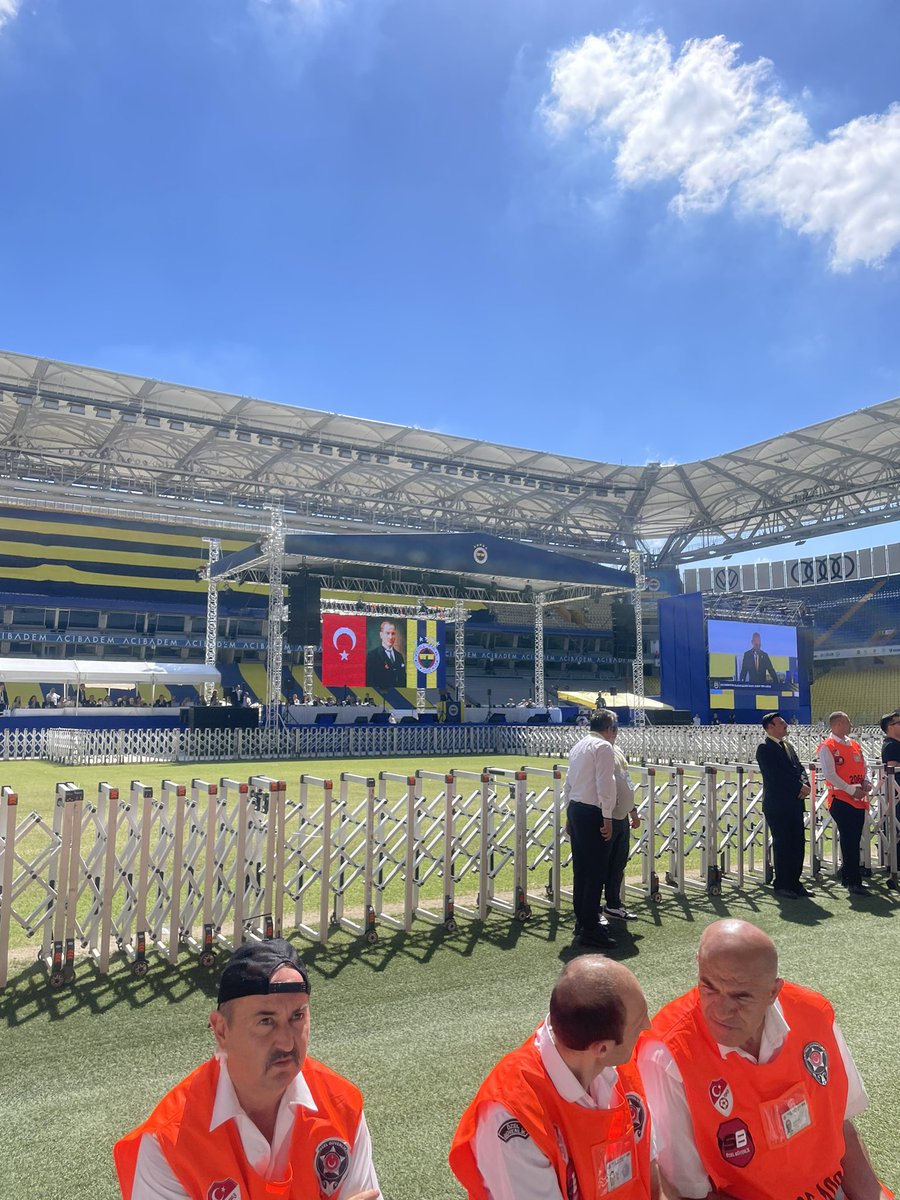 Kazanan Fenerbahçemiz olsun 💛💙

#Fenerbahçe #Fenerbahçeiçin #Fenerbahçekongre