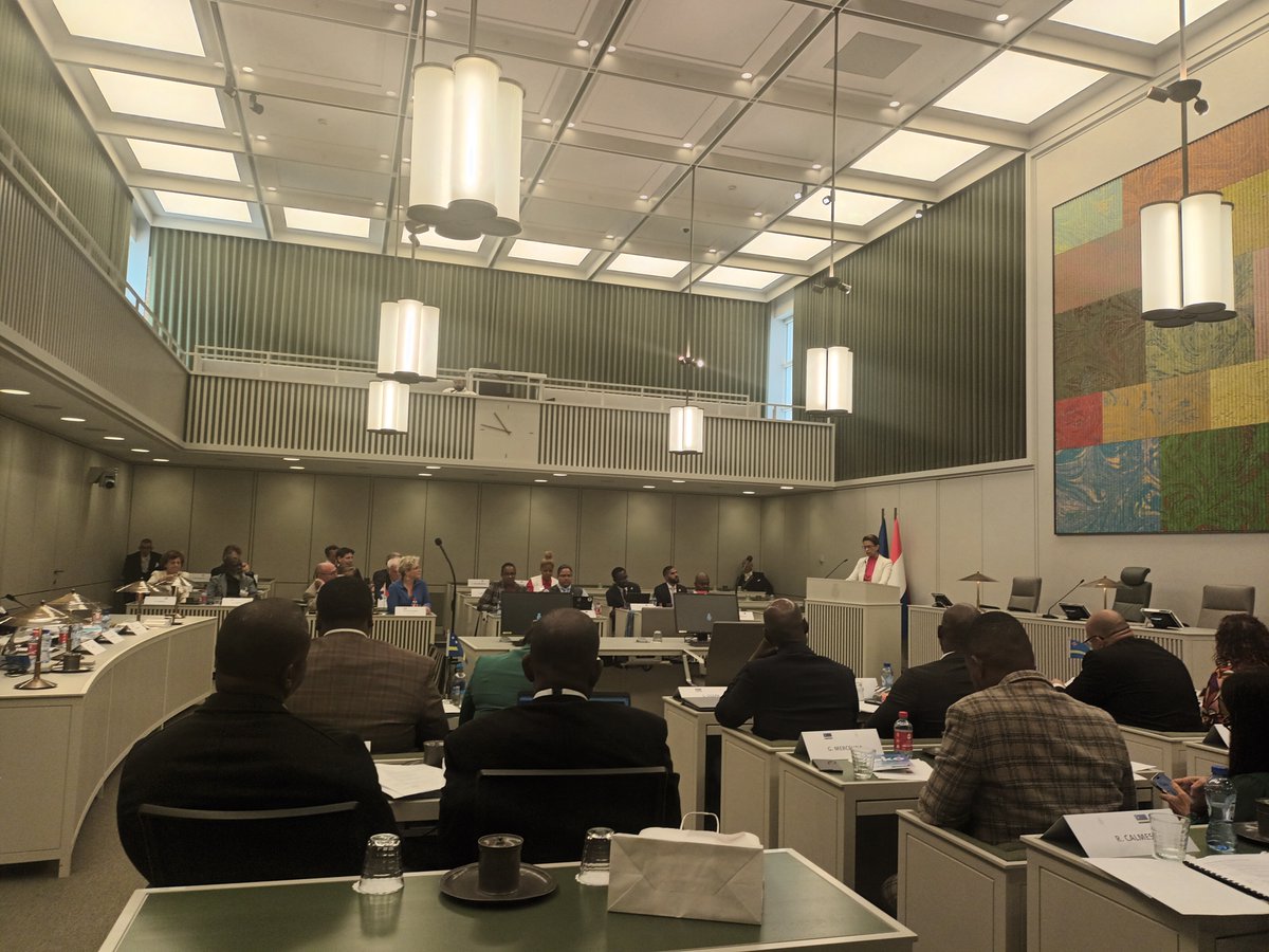 Bon dia, good morning! Vandaag wordt het #IPKO weer voortgezet met op het programma armoedebestrijding, onderwijs en grensoverschrijdende criminaliteit. Volg het live via tinyurl.com/3p78xm4u