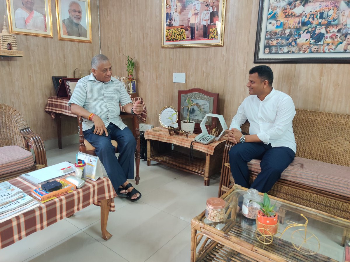 CaptBrijesh's tweet photo. Humbled and proud as a Fauji to meet Chief today as a Member of Parliament. 

From the olive greens to public service, Gen V K Singh has shown the path for the likes of me to tread and serve Ma Bharati. 

@Gen_VKSingh thank you for always being a force that guides & inspires Gen Saab.