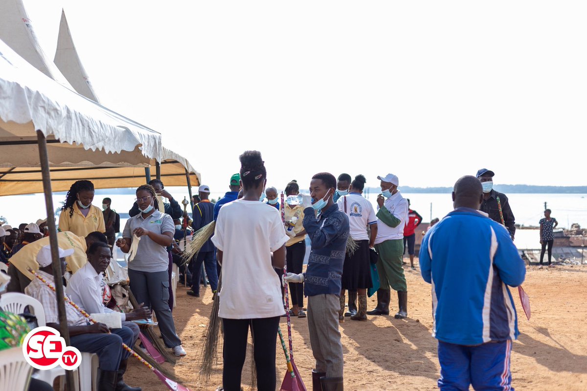 SEtvAfrica's tweet photo. The #bugandaenvironmentweek 2024 has commenced today at Ggaba landing site with different stakeholders and the natives of Ggaba preparing for the Bulungi Bwansi and health camp. Stay tuned for more insights in the activities on going. #environmentaction https://t.co/fkBi0R0H7u