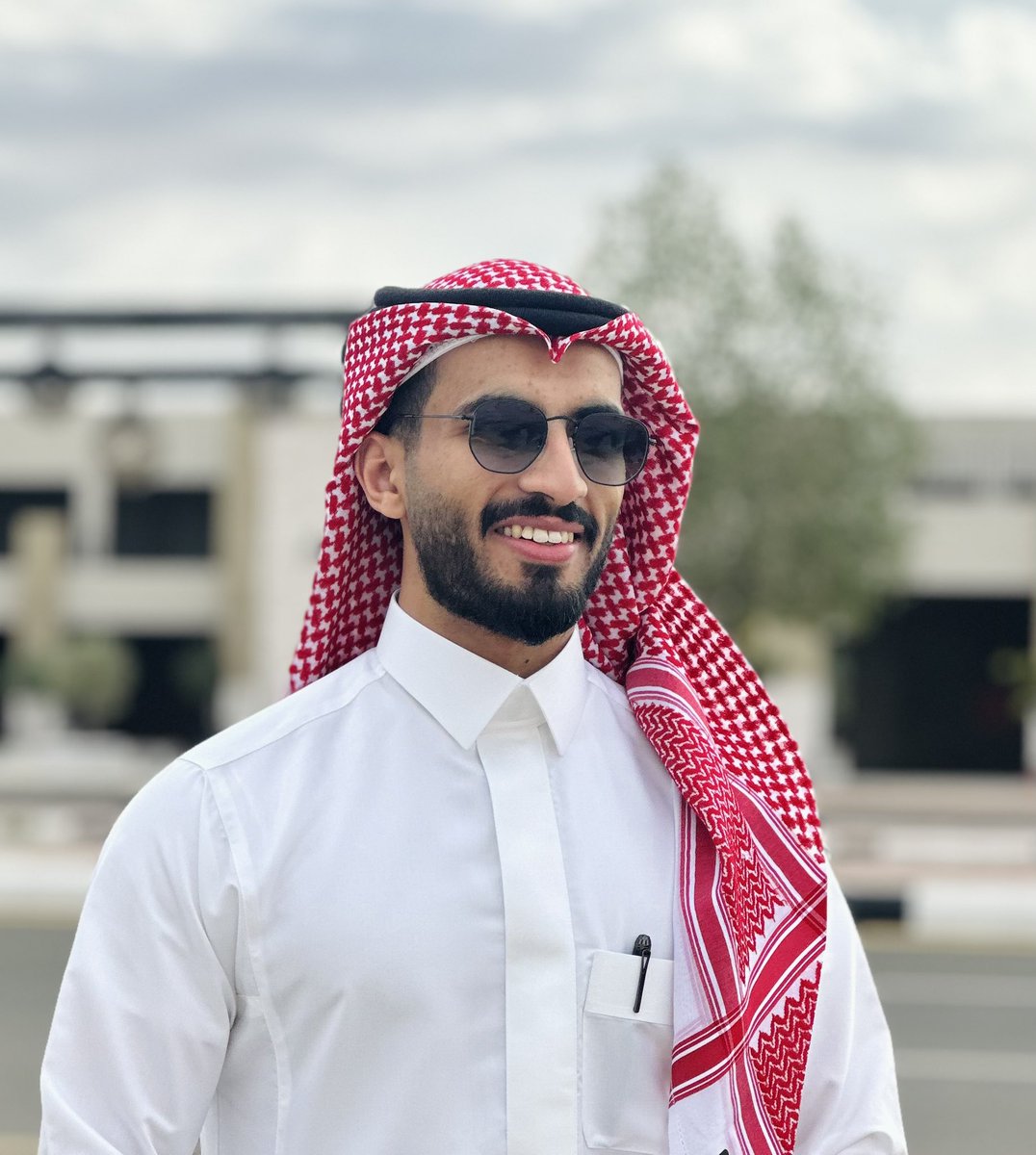 aliqazlan's tweet photo. أبارك لابني د.عبدالملك قبوله في البورد السعودي -تخصص تقويم الأسنان- في مستشفى الحرس الوطني بالرياض ، أسأل الله تعالى أن يكتب له التوفيق وأن يجعلها فاتحة خير عليه في الدنيا والآخرة وأن يعينه لخدمة دينه ووطنه... https://t.co/aImIDlAkcC