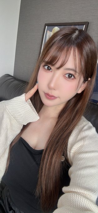 6月9日、神奈川県のパチンコ店アビバ湘南台店さんに遊びに行きます😊  開店から15時までいます🌈 11:00-11:30と14:00-14:30の2回でサインと2ショットの対応をさせていただきます🙇  サインは抽選で色紙と私物持参の方のみとなります！ 2ショットは時間内であれば希望者は全員対応させて頂きます🙇  #PR<a href="/tag/pr"class="tags">#PR</a>