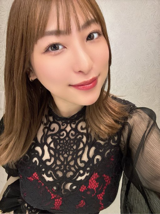 今日もレッドドラゴン出勤するよ〜！ 久々の土曜日🦖 ご指名お待ちしてまーす😌🫶🏻  (髪の色抜けすぎてる、、はやく美容室、、) https://t.co/4k38pe74Hv
