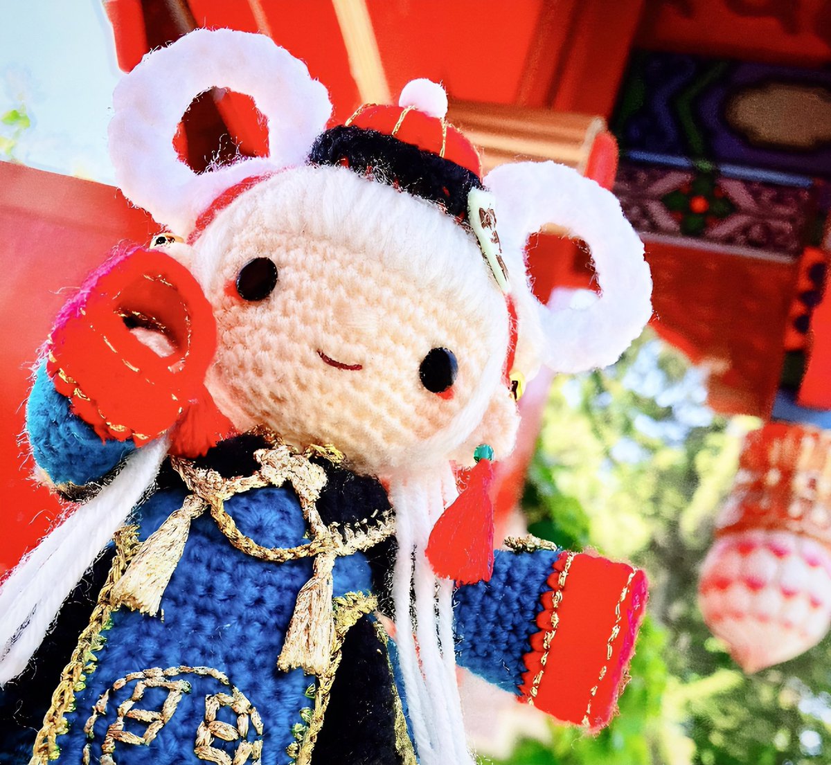 tainyan33's tweet photo. 久しぶりのあみぐるみ🧶
あみむす×キョンシー🍜
お洋服はほぼスチームちゃんから。
フエラムネみたいなトンチキヘアーはちょっとお気に入りだったりする😍
#あみむす　#みんなのあみむす　#あみぐるみ https://t.co/TvVT7PNyvY