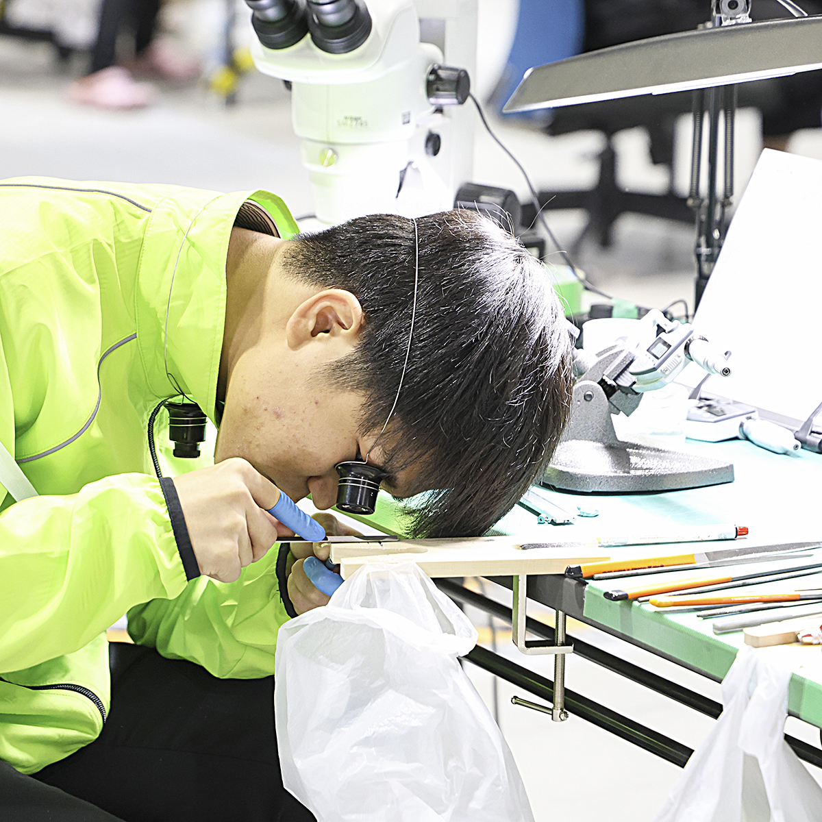 WorldskillsJ's tweet photo. 技能五輪全国大会「時計修理」職種!
競技①
1日目の課題は、クオーツ腕時計と機械式ムーブメントの不具合箇所を見つけ出して正しい状態になるよう修理し、腕時計の分解・洗浄・注油・組立も行います
#WorldSkills #WorldSkillsJapan #技能五輪全国大会 #NationalSkills #時計修理 #WatchRepairing https://t.co/UeYgZUqKm4