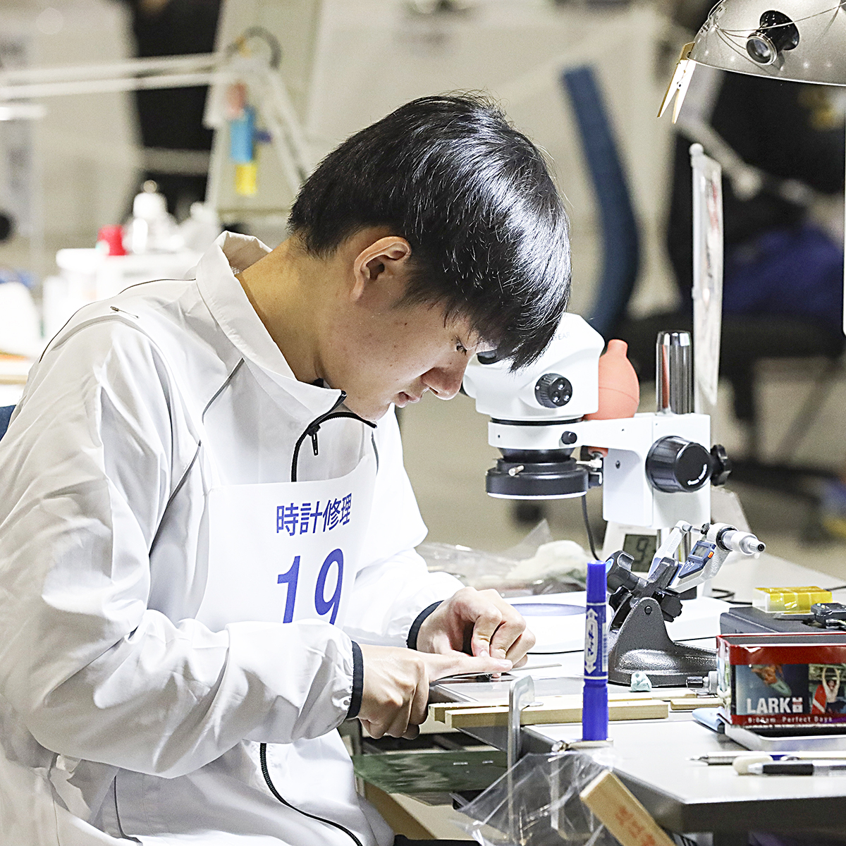 WorldskillsJ's tweet photo. 技能五輪全国大会「時計修理」職種!
ポイント②
エコロジーの観点から見ても、ものを修理して使うことはとても大切
これを支える時計技能士は、今後の循環型社会に不可欠な存在でもあります
#WorldSkills #WorldSkillsJapan #技能五輪全国大会 #NationalSkills #時計修理 #WatchRepairing https://t.co/fojwwoUMKy