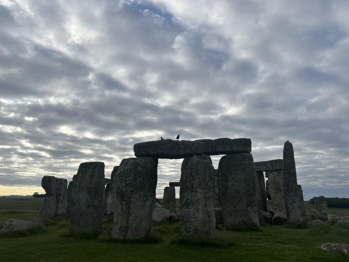 ST0NEHENGE's tweet image. Sunrise at Stonehenge today (8th June) was at 4.53am, sunset is at 9.20pm 🌥️
