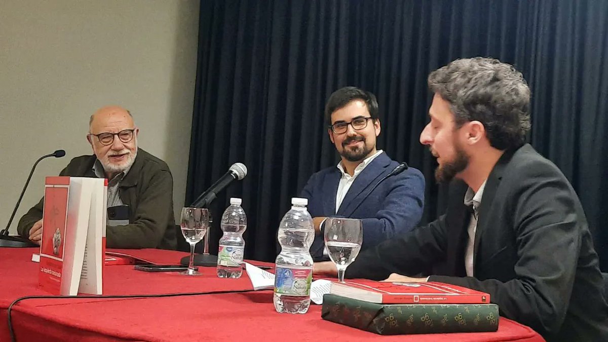 JonViar1985's tweet photo. En noviembre presenté en Madrid el libro de mi amigo @GuilledValle junto a @jfm_seco Mañana por fin votaré a Izquierda Española @izquierdaesp Por una Europa de ciudadanos libres e iguales. 
https://t.co/A0jjMRQRgX https://t.co/YiVBE6TPYi