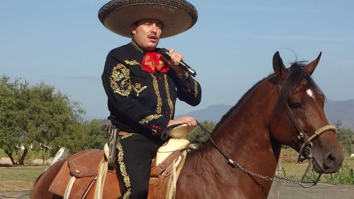 ENRIQUEHAAS's tweet photo. Unos Recuerdos y un Premio Honorífico https://t.co/3A9HiYUiy9