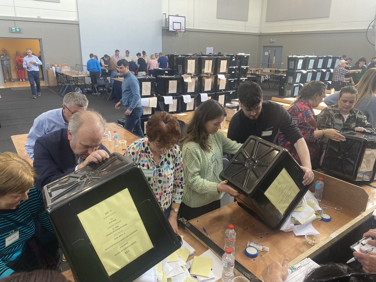 First boxes open in Dundalk for the Louth LEAs this morning <a href="/rtenews/">RTÉ News</a>