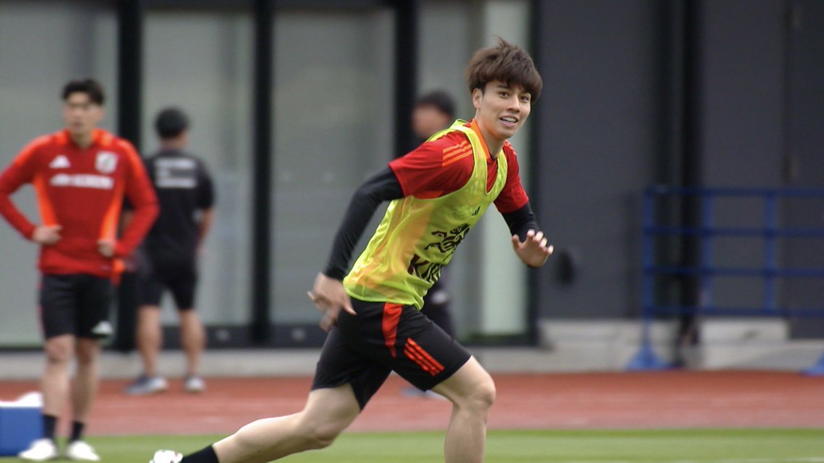 cxfootball's tweet photo. 📺今夜24:35~「すぽると！」にて
#田中碧 選手を特集‼️

3年目を迎えるドイツ2部で
今季キャリアハイとなる
7ゴール3アシストを記録✨

得点力を武器とする田中選手が
🇯🇵#遠藤航 選手 #守田英正 選手ら
激戦のボランチ争いで
自身が魅せたい“らしいプレー”とは❓

#GOBEYOND
@fujitv_sport https://t.co/4LFVoAnB3t