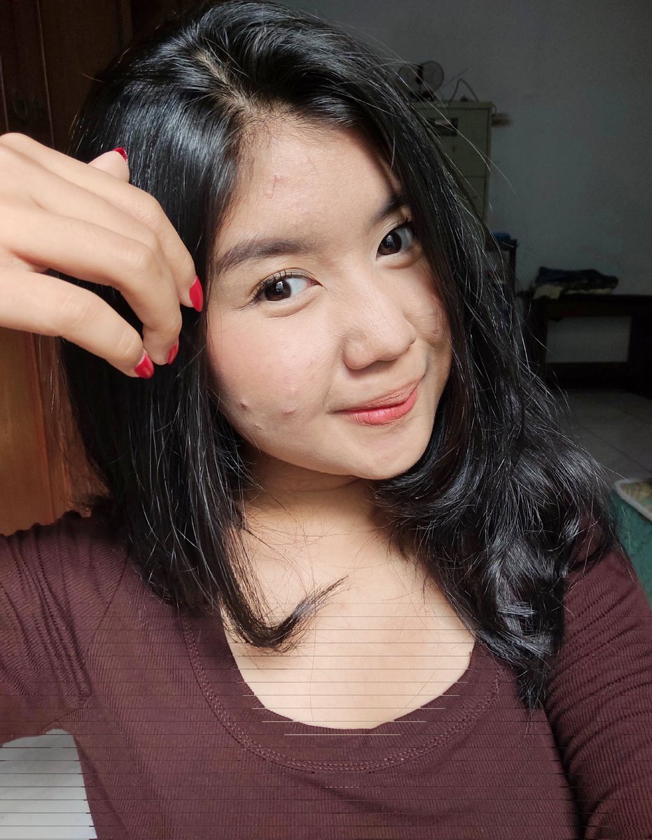 Folkloromance's tweet photo. 2 ini mirip gak warnanya?

let's go kita bahas yang bawah, translucent powder lokal but bisa bisanya underrated??? padahal ini MUST TRY😶‍🌫️⭐⭐⭐

atas - brand luar
bawah - LOKAL, cuma 20rban🤍 https://t.co/KqhuUmhekt